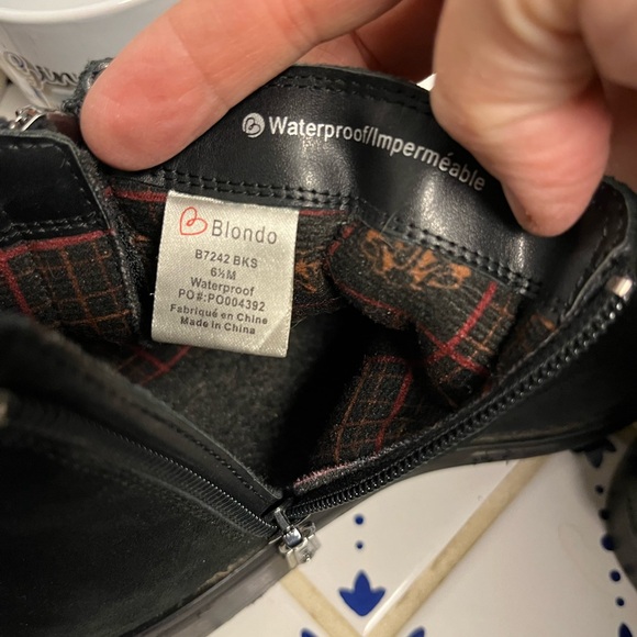 Blondo Loulou Waterproof Bootie, Black Suede, Womens Size 6.5 - Picture 5 of 6